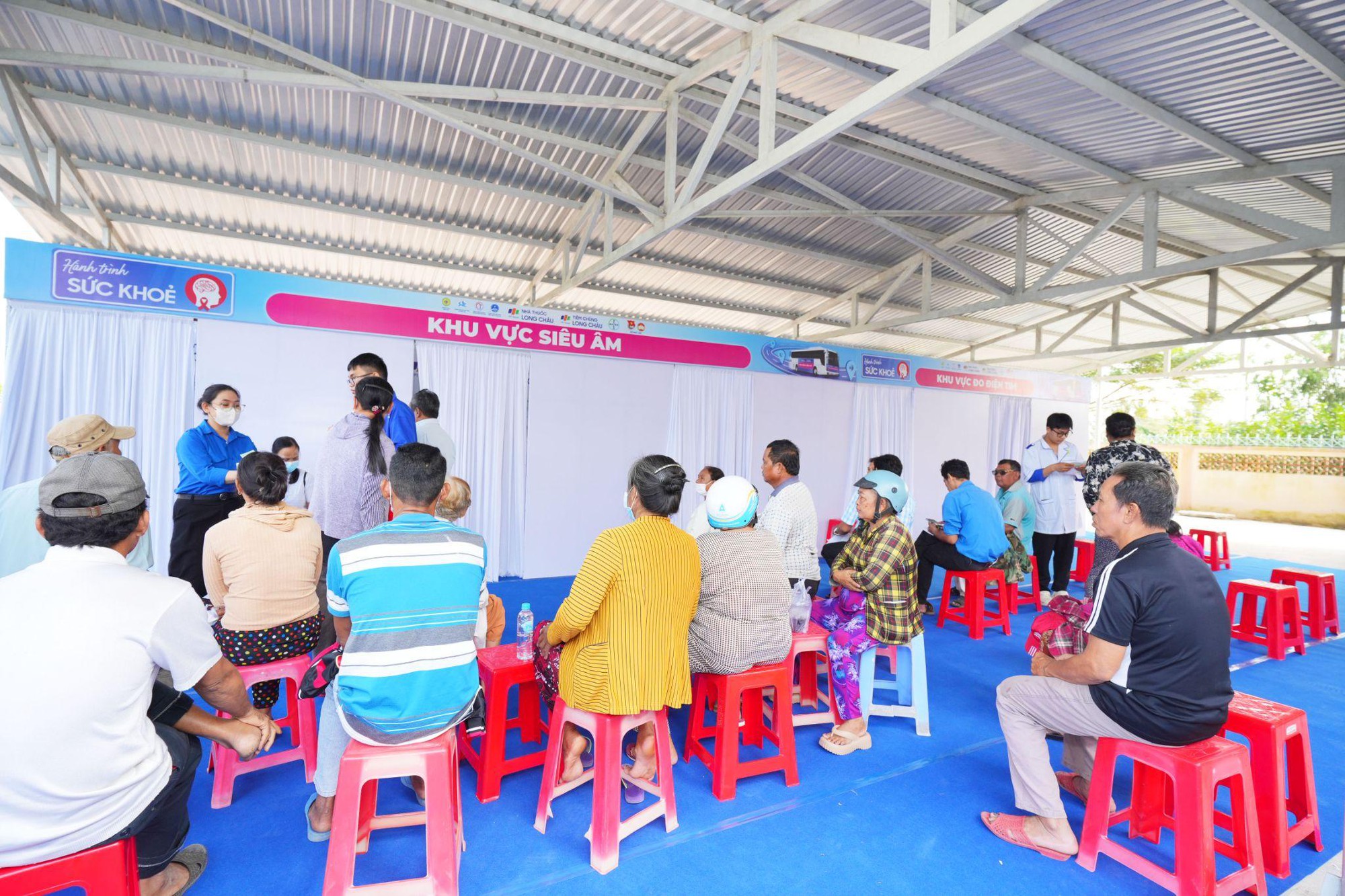 Đẩy lùi đột quỵ từ chăm sóc chủ động: Long Châu triển khai chuỗi chương trình tầm soát miễn phí cho cộng đồng- Ảnh 5.