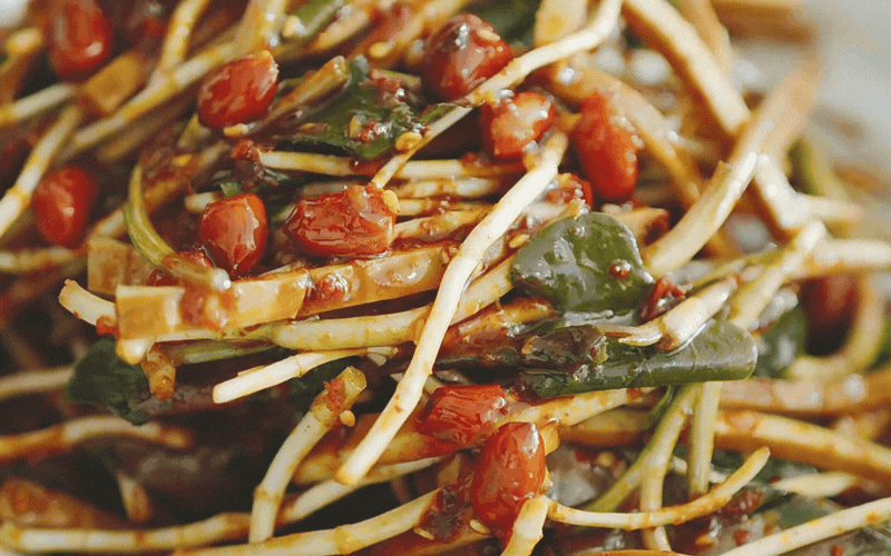 Món ăn "ngang ngược" được làm từ "thứ rau của quỷ" khiến kẻ khóc người cười- Ảnh 13.