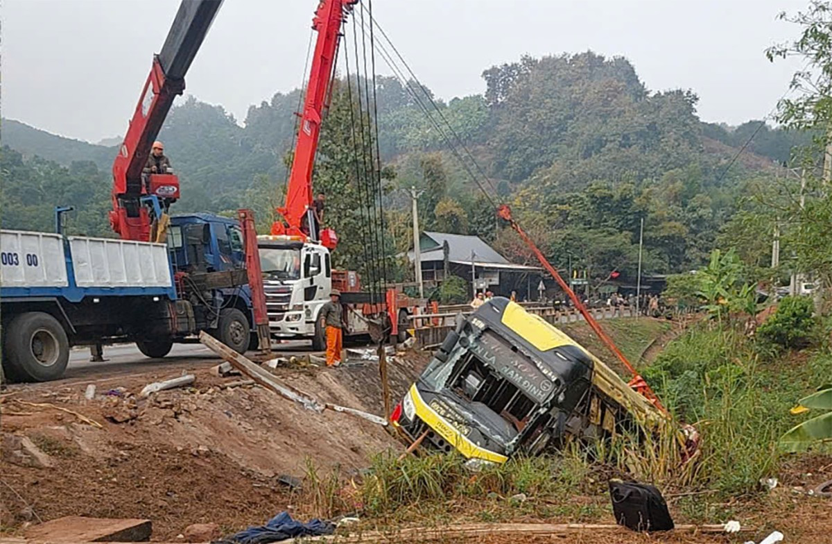 Động thái của Cục Đường bộ về đề xuất cấm xe khách 2 tầng chạy đường miền núi- Ảnh 1.