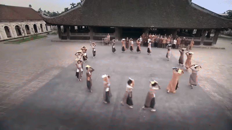 Nữ thiếu tá quân đội trẻ nhất Việt Nam có ca khúc được cả MXH cover, mất 8 năm mới viral- Ảnh 2. Nữ thiếu tá quân đội trẻ nhất Việt Nam có ca khúc được cả MXH cover, mất 8 năm mới viral- Ảnh 2.