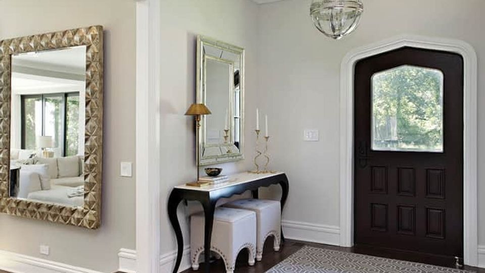 Cửa nhà có 3 thứ này, cả người lẫn của đều lao đao: Sai lầm phong thủy nhà nào cũng nên tránh- Ảnh 1.