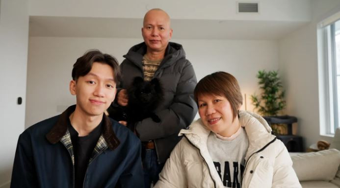 Bỏ đại học, ở nhờ trên ghế sofa, chàng trai 25 tuổi kiếm hơn 1 triệu USD/năm, giúp bố mẹ nghỉ hưu sớm- Ảnh 2.