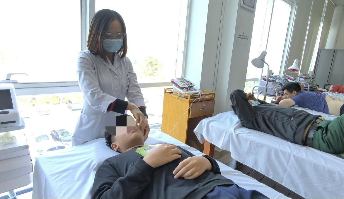 Bệnh viện Bệnh Nhiệt đới Trung ương cảnh báo: Một căn bệnh đang gia tăng trong thời tiết lạnh- Ảnh 1.