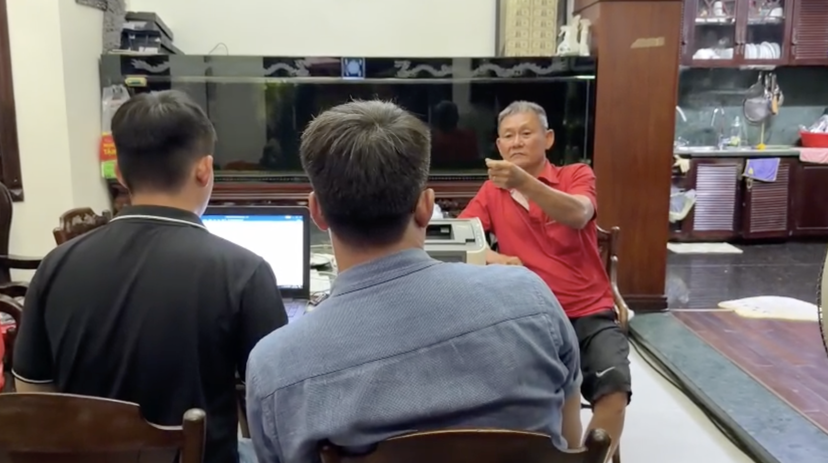 CLIP Bên trong công xưởng "thuốc đông y" Công an TPHCM vừa triệt phá - Ảnh 12.