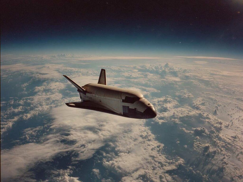 Mỹ tiết lộ công dụng của ' máy bay ném bom hạt nhân trong không gian ' x - 37 b - Ảnh 4.