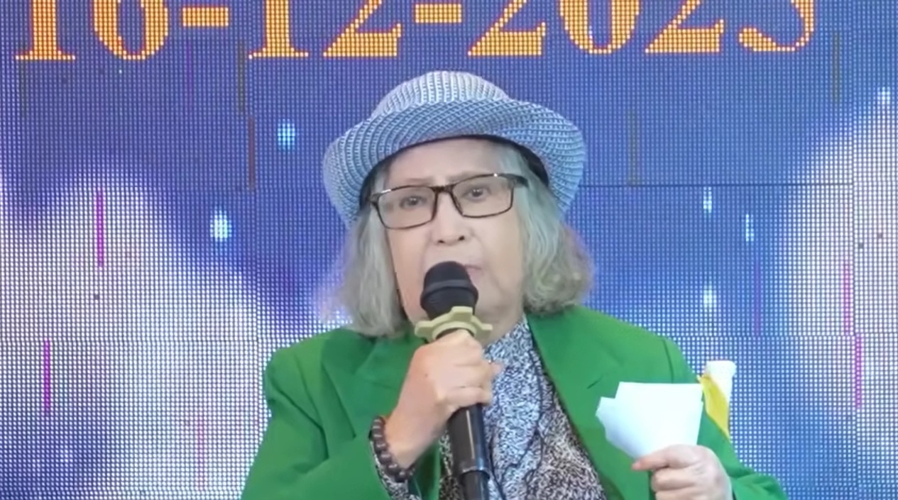 Nữ NSƯT 82 tuổi nghe tin 1 nghệ sĩ từ Mỹ về, ngồi xe lăn tới nói một điều- Ảnh 2.