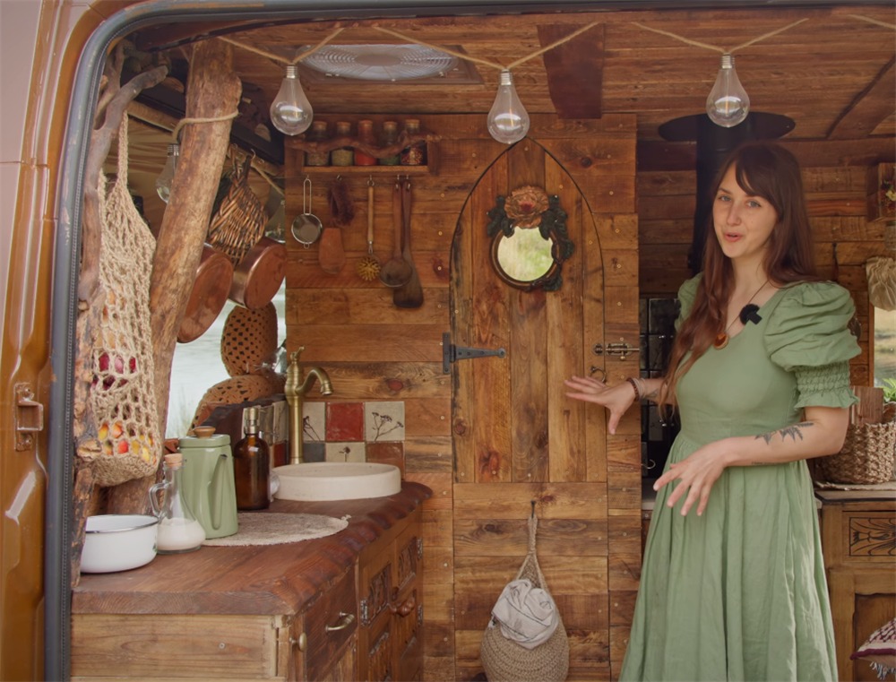 Căn nhà vỏn vẹn 4m² khiến triệu người ngỡ ngàng- Ảnh 5. Căn nhà vỏn vẹn 4m² khiến triệu người ngỡ ngàng- Ảnh 5.