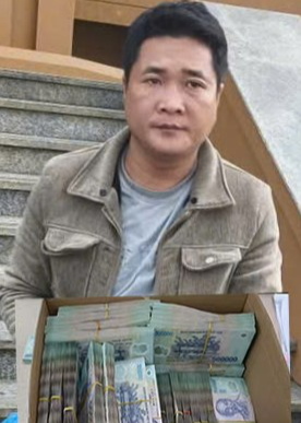 Tạm giữ hình sự Ngô Đức Thành, Trần Minh Vũ trong vụ trộm gần 8 tỷ đồng tiền mặt trên xe khách - Ảnh 1.