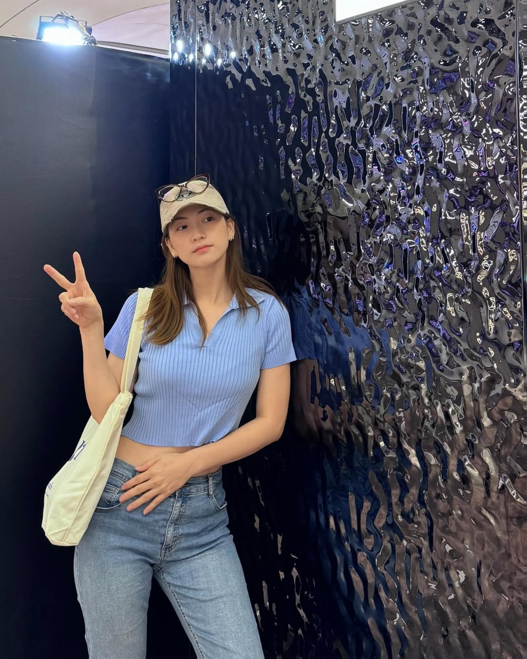 Ngoại lệ showbiz: Mỹ nhân chẳng thiết ăn diện lồng lộn, nhưng càng cố mặc đơn giản càng "phát sáng" trong đám đông - Ảnh 17.