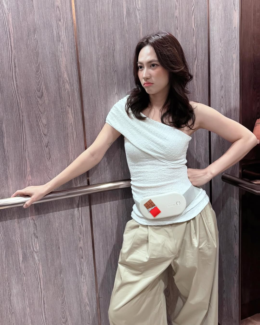 Ngoại lệ showbiz: Mỹ nhân chẳng thiết ăn diện lồng lộn, nhưng càng cố mặc đơn giản càng "phát sáng" trong đám đông - Ảnh 12.