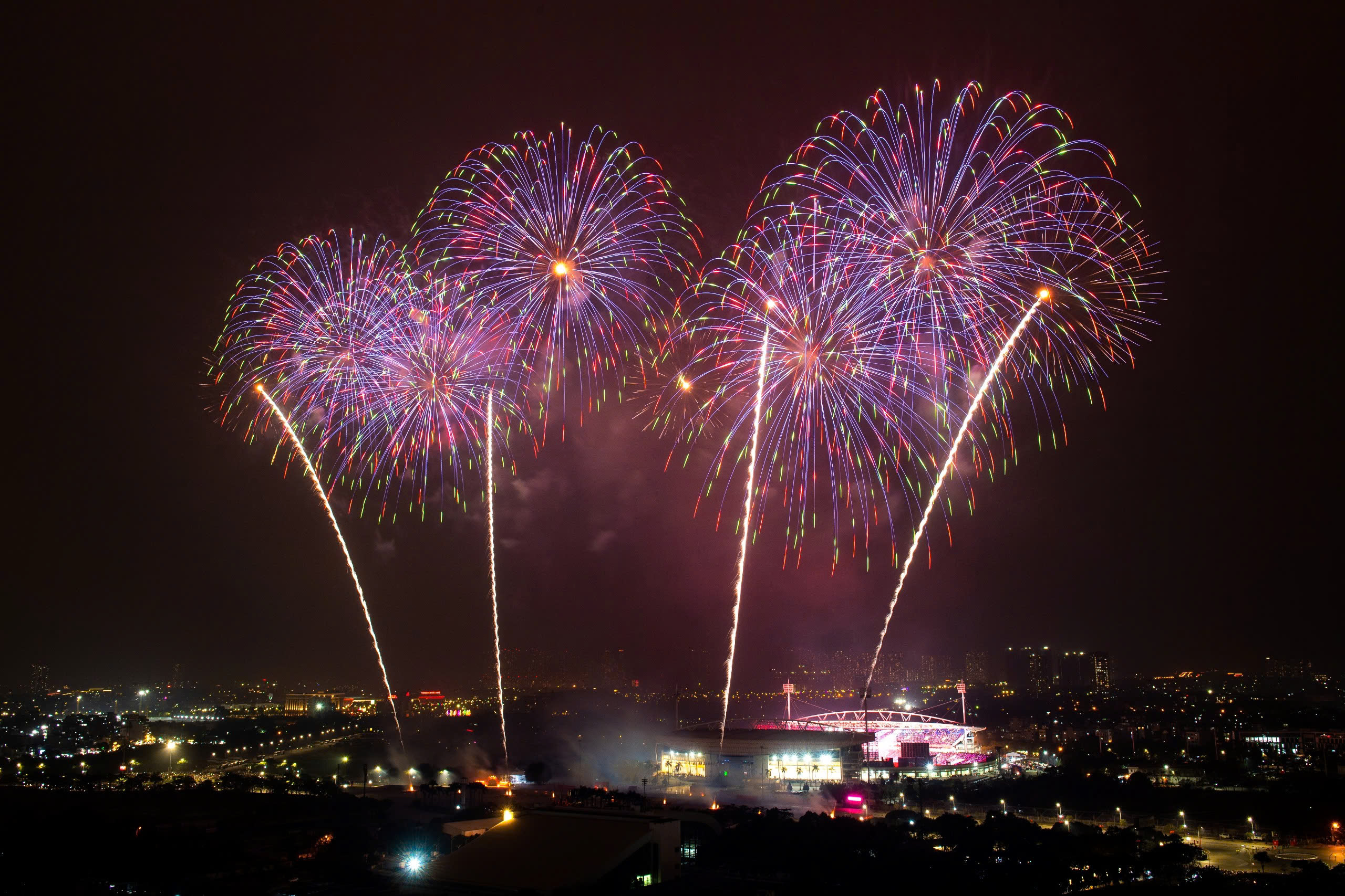 Sun Group viết nên loạt “kỷ lục” pháo hoa với Hòn đảo chưa từng tắt pháo hoa suốt 2 năm, Lễ hội pháo hoa quốc tế có quy mô đội bắn lớn nhất thế giới... - Ảnh 5.