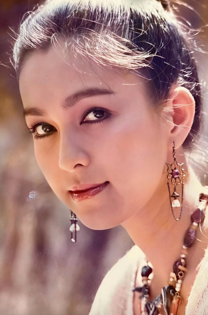 Hôn nhân viên mãn hơn 3 thập kỷ của 'nữ hoàng ảnh lịch' Diễm My- Ảnh 1.