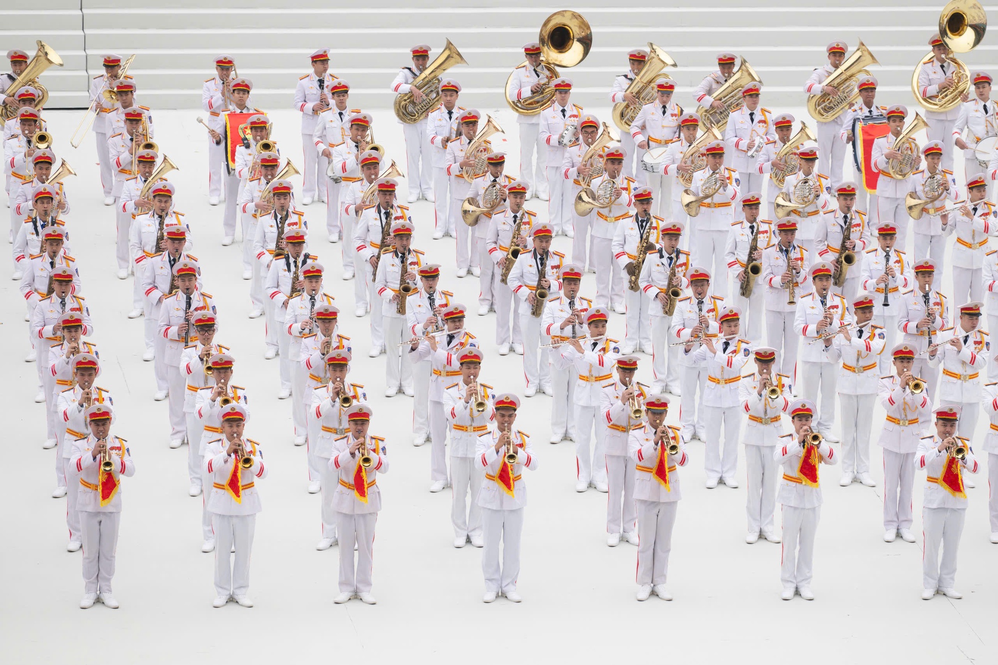 Nóng nhất Hà Nội hôm nay: Sun Group chuẩn bị 950 giàn phun, 4.400 ống pháo hỏa thuật cùng 4.600 pháo hoa nổ tầm cao, sẵn sàng cho “concert pháo hoa quốc gia”- Ảnh 7.