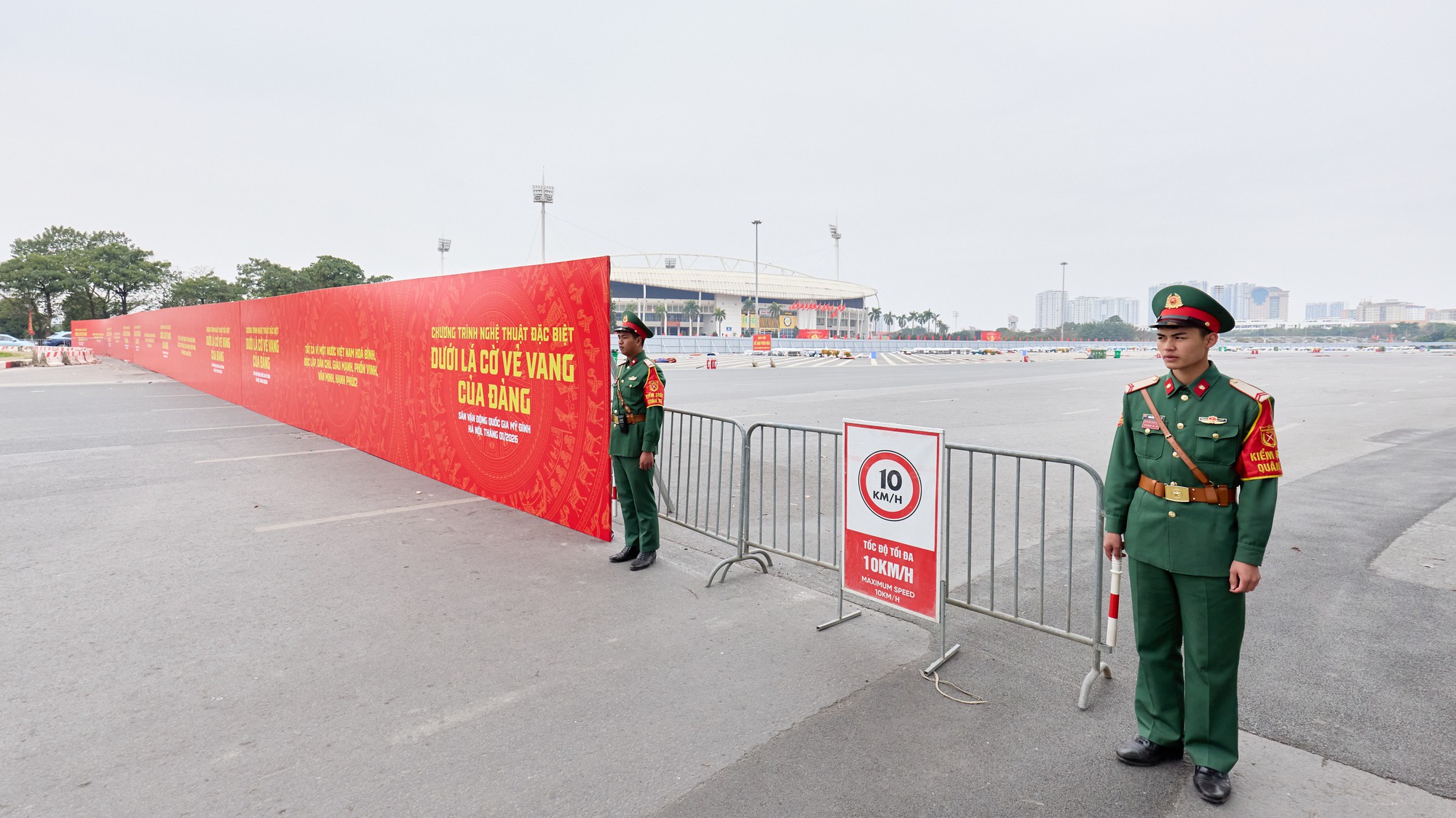 Nóng nhất Hà Nội hôm nay: Sun Group chuẩn bị 950 giàn phun, 4.400 ống pháo hỏa thuật cùng 4.600 pháo hoa nổ tầm cao, sẵn sàng cho “concert pháo hoa quốc gia”- Ảnh 12.