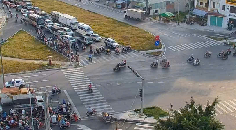 Sẽ xây cầu vượt tại ngã tư Đồng Tâm để “giải cứu” đường dẫn cầu Rạch Miễu 2 - Ảnh 1.