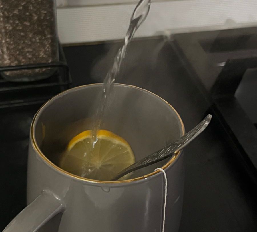 Không phải nước để qua đêm hay đun sôi nhiều lần, đây mới là 2 loại nước "nuôi" tế bào ung thư ít ai ngờ đến - Ảnh 2.