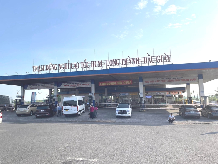 Đồng Nai chỉ đạo xử lý vụ ngưng bán xăng dầu trên cao tốc TPHCM - Long Thành - Dầu Giây - Ảnh 1. Đồng Nai chỉ đạo xử lý vụ ngưng bán xăng dầu trên cao tốc TPHCM - Long Thành - Dầu Giây - Ảnh 1.