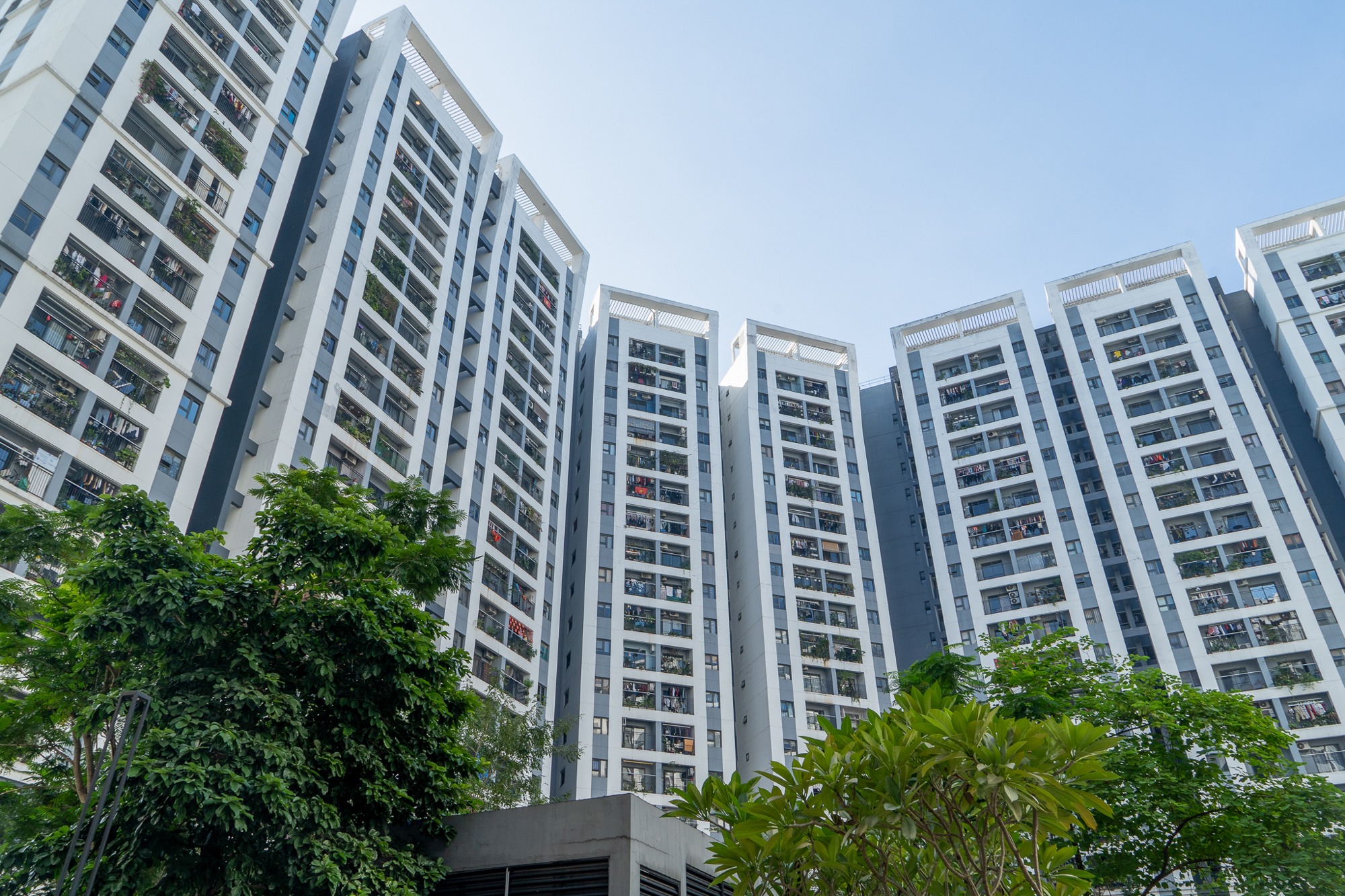 Hai gọng kìm “bóp nghẹt” thị trường bất động sản 2026: Bảng giá đất tăng, lãi suất leo thang - Ảnh 3.