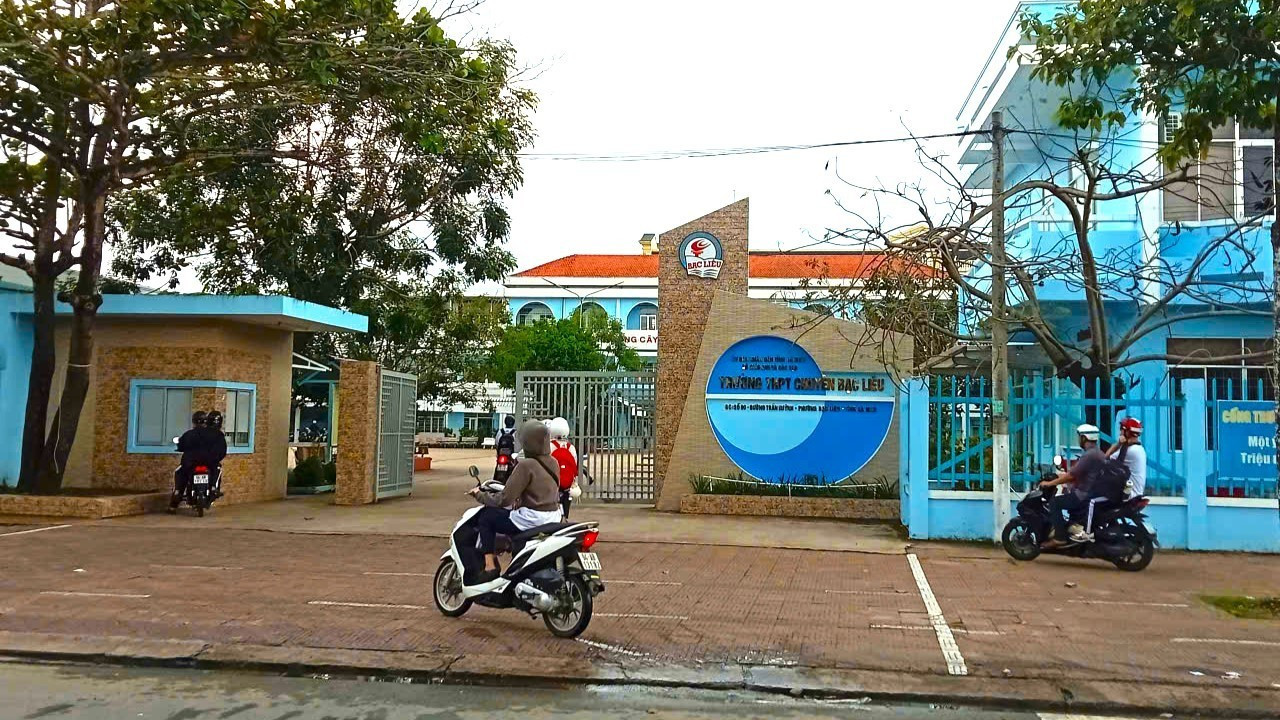 Vụ thầy giáo được minh oan sau 9 năm: Kiểm điểm 11 người, có 5 nguyên lãnh đạo- Ảnh 1.