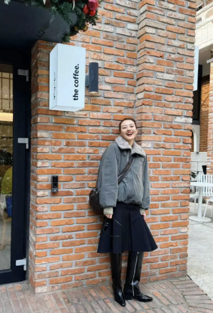 Đừng mải mê "hack tuổi", cứ nhìn Cao Viên Viên, Tống Giai và Trần Nghiên Hy mà xem: Phụ nữ ngoài 40 đẹp nhất là khi được "sống thật" trong bộ đồ mình mặc- Ảnh 13.