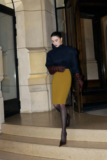 Đừng mải mê "hack tuổi", cứ nhìn Cao Viên Viên, Tống Giai và Trần Nghiên Hy mà xem: Phụ nữ ngoài 40 đẹp nhất là khi được "sống thật" trong bộ đồ mình mặc- Ảnh 20.