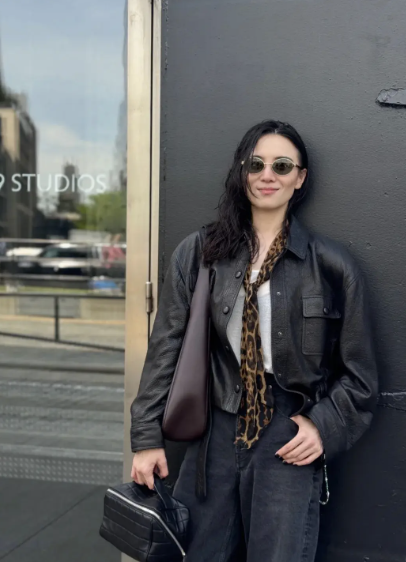 Đừng mải mê "hack tuổi", cứ nhìn Cao Viên Viên, Tống Giai và Trần Nghiên Hy mà xem: Phụ nữ ngoài 40 đẹp nhất là khi được "sống thật" trong bộ đồ mình mặc- Ảnh 24.