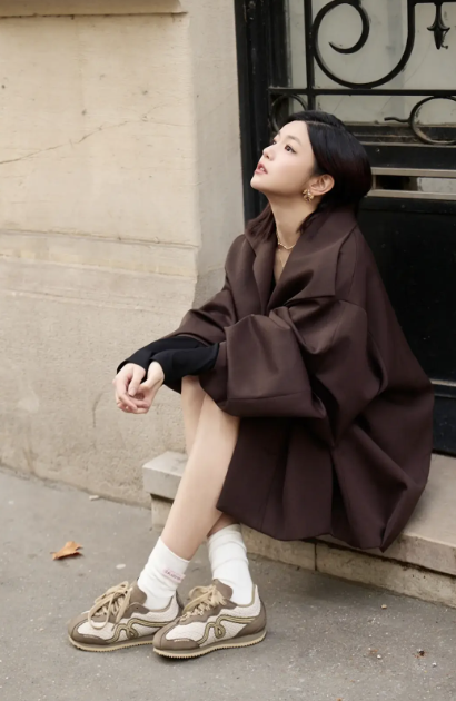 Đừng mải mê "hack tuổi", cứ nhìn Cao Viên Viên, Tống Giai và Trần Nghiên Hy mà xem: Phụ nữ ngoài 40 đẹp nhất là khi được "sống thật" trong bộ đồ mình mặc- Ảnh 35.