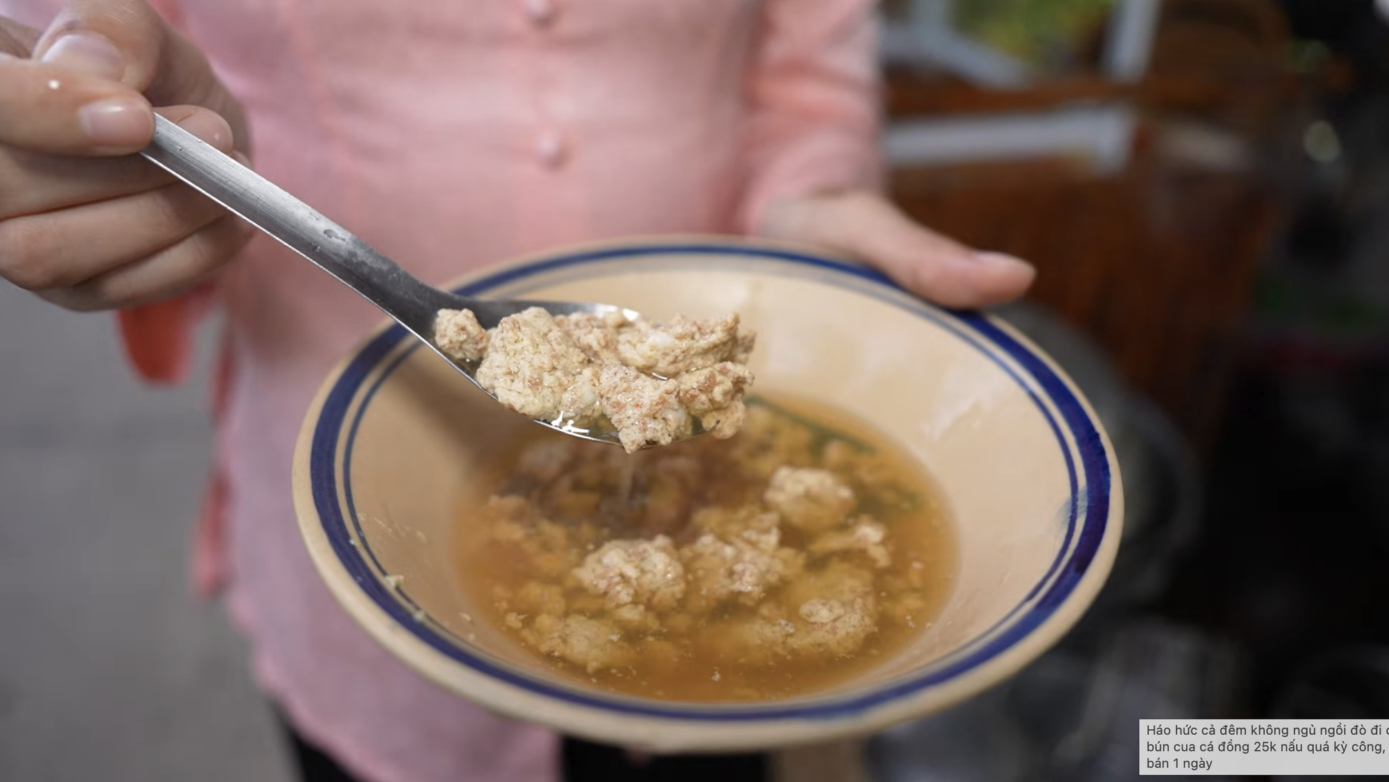 Mất ngủ đợi chờ quán bún có miếng cá sạch bong không còn giọt máu, giá 100k vẫn thấy xứng đáng- Ảnh 12.