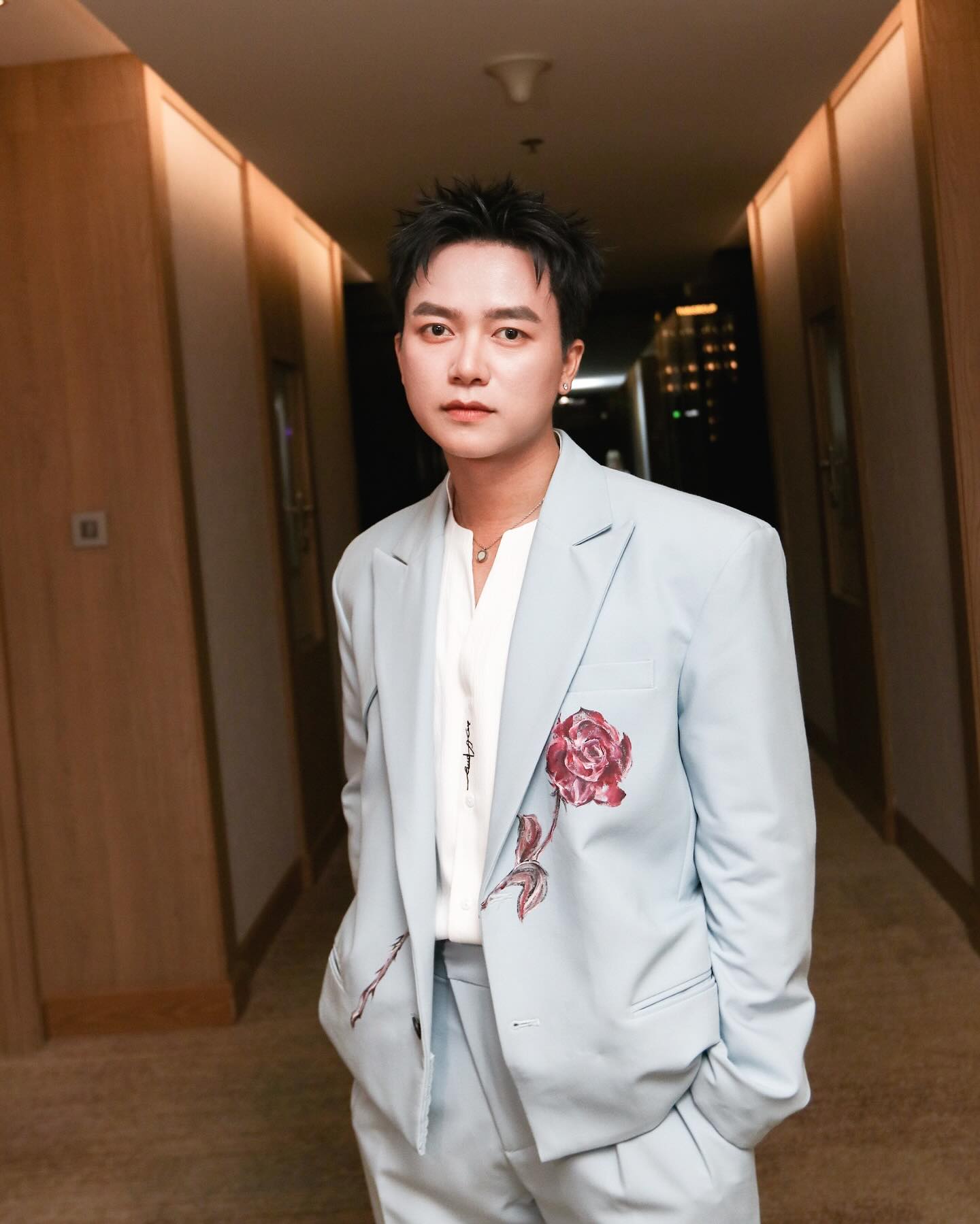 Nhạc sĩ đắt show nhất Việt Nam: Cháy vé fanmeeting tính bằng phút, được Giám đốc Sở VH-TT-DL khen thưởng- Ảnh 1. Nhạc sĩ đắt show nhất Việt Nam: Cháy vé fanmeeting tính bằng phút, được Giám đốc Sở VH-TT-DL khen thưởng- Ảnh 1.