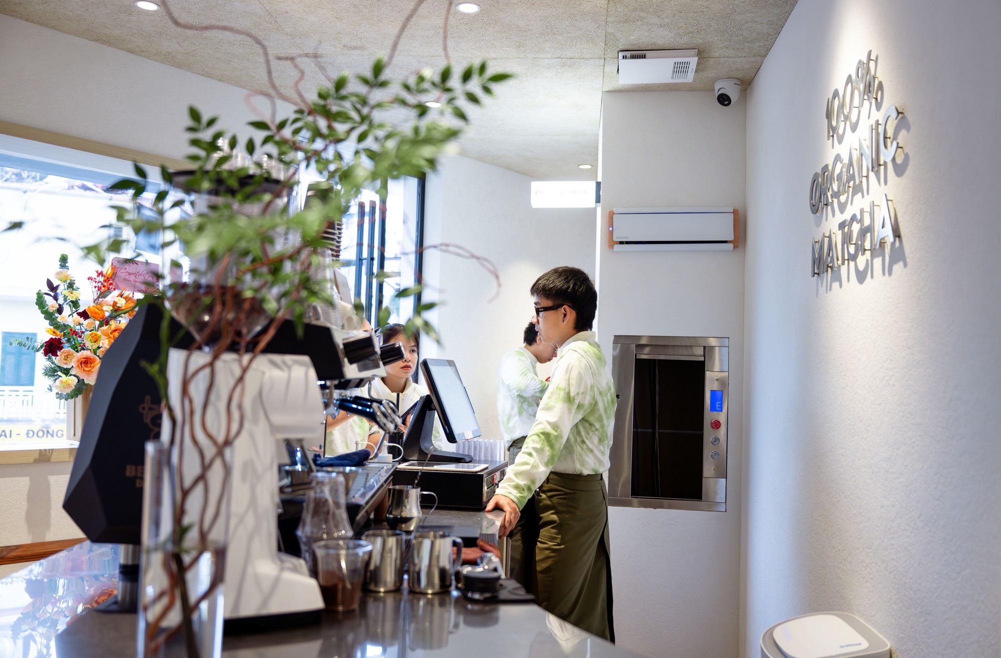 Review matcha đắt nhất Nhật Bản đổ bộ Hà Nội: Choáng trước tầng tầng lớp lớp hương vị nhưng cẩn thận nghiện lại khổ- Ảnh 9. Review matcha đắt nhất Nhật Bản đổ bộ Hà Nội: Choáng trước tầng tầng lớp lớp hương vị nhưng cẩn thận nghiện lại khổ- Ảnh 9.