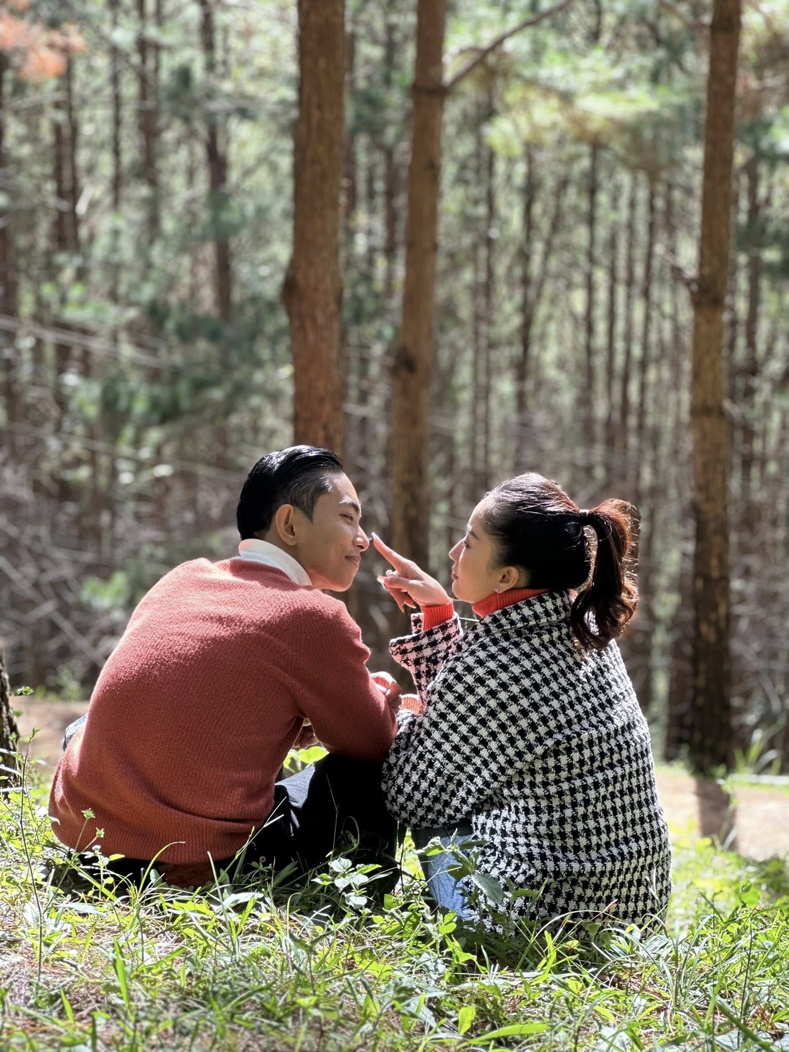 Nam nghệ sĩ nổi tiếng nói về hôn nhân với vợ viện trưởng hơn 11 tuổi: “Yêu là khi mệt vẫn ở lại”- Ảnh 2.