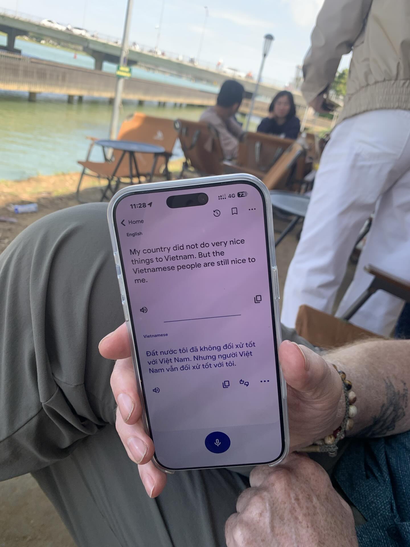 Khách Tây xăm một địa danh Việt Nam lên cánh tay: Gửi lời nhắn khiến nhiều người xúc động - Ảnh 2.