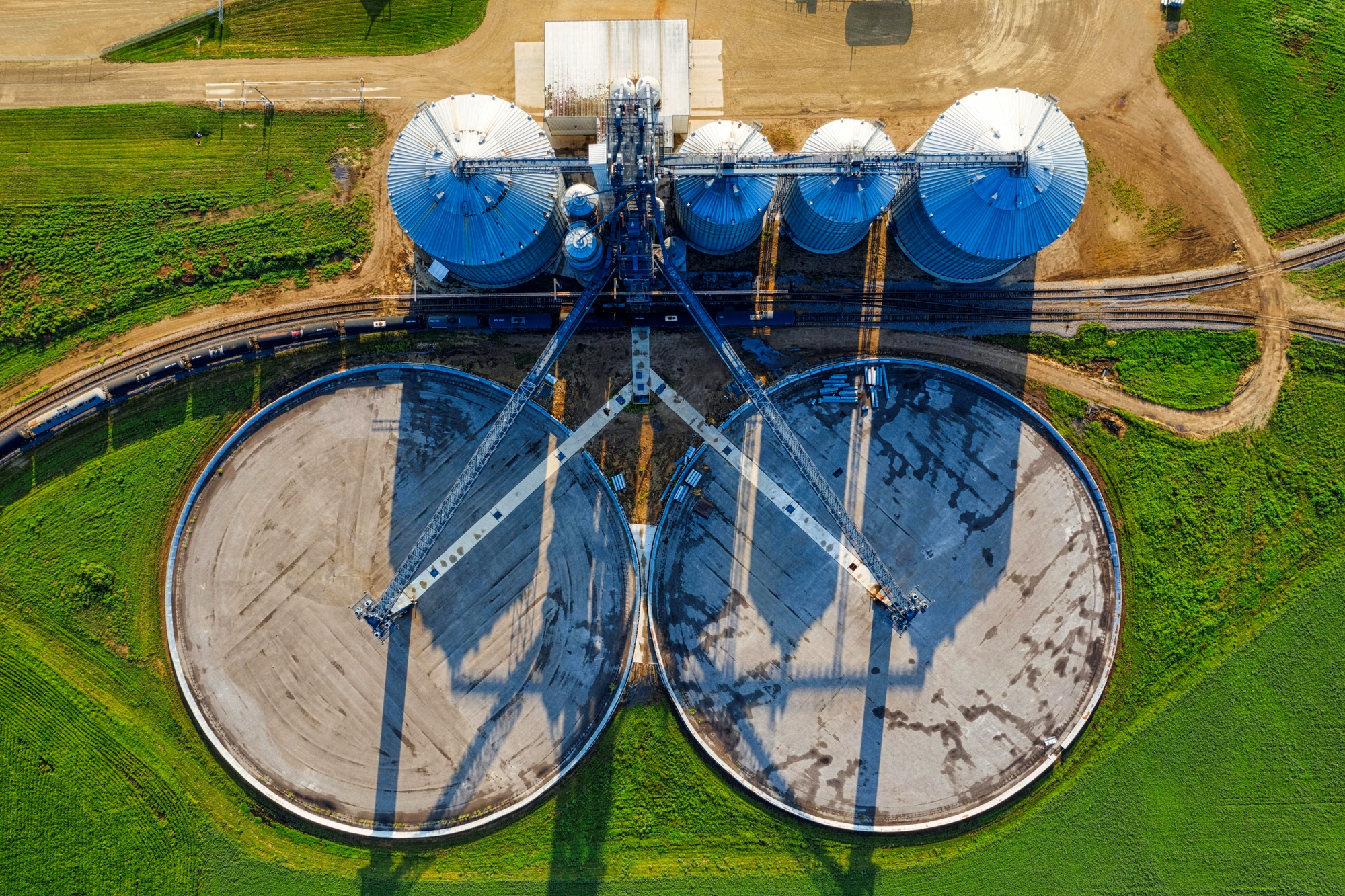 Israel thu 2 tỷ đô/năm nhờ xuất khẩu "mặt hàng vô hình": Mỹ, UAE, châu Phi "nghiện dùng" - Ảnh 2.