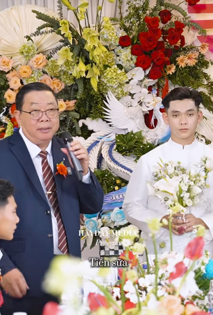 Cô dâu Tây Ninh lấy chồng Campuchia: Hoa cưới 300 triệu, bố chồng cho 1 tỷ tiền váy áo nhưng giá trị nhất là câu "chốt hạ"- Ảnh 13.