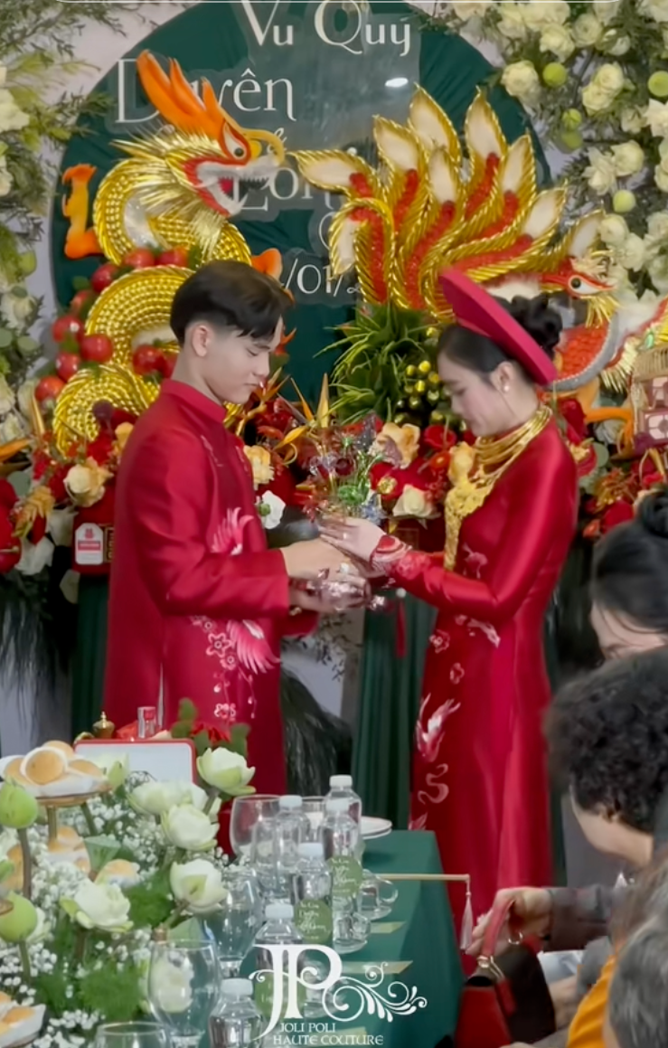 Cô dâu Tây Ninh lấy chồng Campuchia: Hoa cưới 300 triệu, bố chồng cho 1 tỷ tiền váy áo nhưng giá trị nhất là câu "chốt hạ"- Ảnh 4.