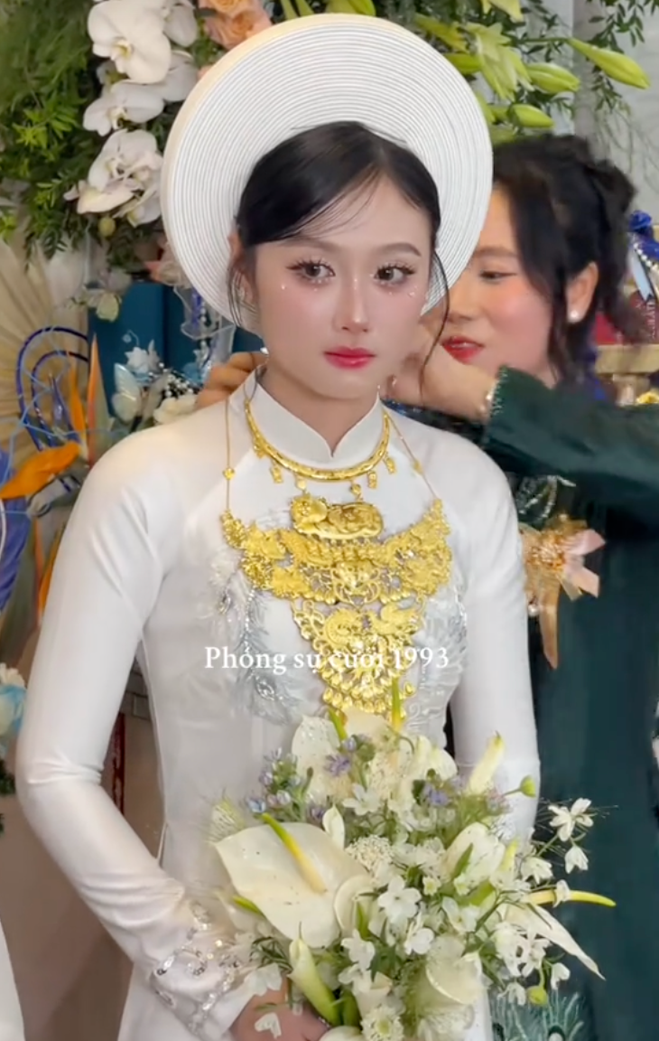 Cô dâu Tây Ninh lấy chồng Campuchia: Hoa cưới 300 triệu, bố chồng cho 1 tỷ tiền váy áo nhưng giá trị nhất là câu "chốt hạ"- Ảnh 9.