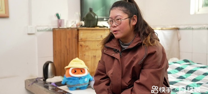 Cụ bà 70 tuổi thấy đồ đạc 'tự di chuyển' dù không mất đồ: Kiểm tra router thì phát hiện chi tiết đáng sợ- Ảnh 1.