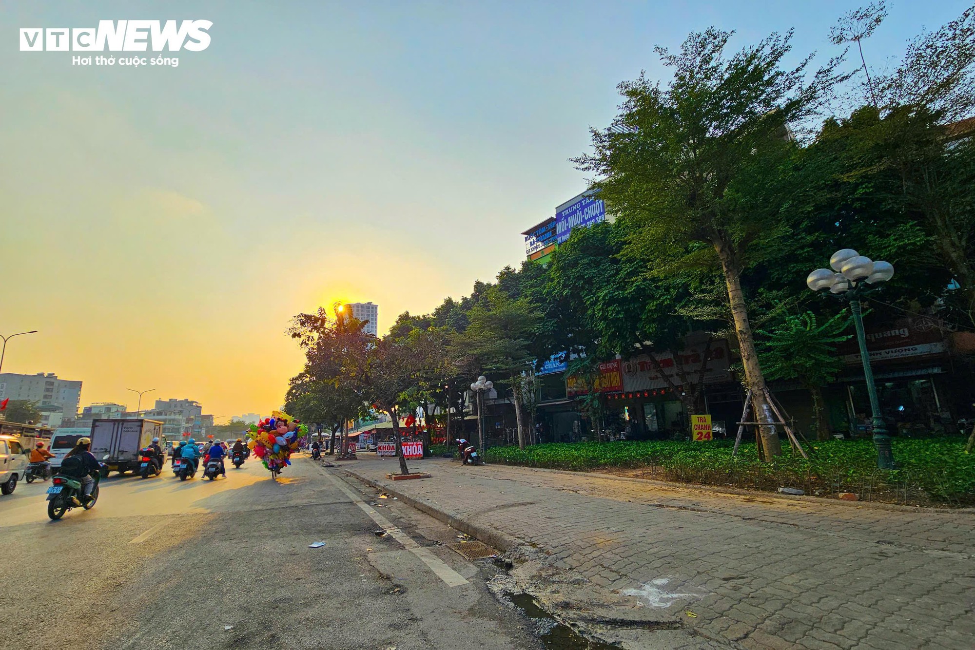 Chuyên gia: Dẹp chợ cóc ở Hà Nội không đồng nghĩa với mất sinh kế- Ảnh 1.