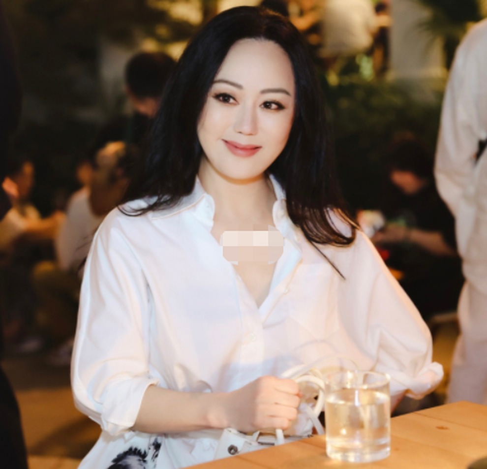 Đệ nhất "hồng nhan họa thủy": Nhan sắc khiến 2 tỷ phú tán gia bại sản, làn da tuổi 62 cả thiên hạ phát ghen - Ảnh 1. Đệ nhất "hồng nhan họa thủy": Nhan sắc khiến 2 tỷ phú tán gia bại sản, làn da tuổi 62 cả thiên hạ phát ghen - Ảnh 1.