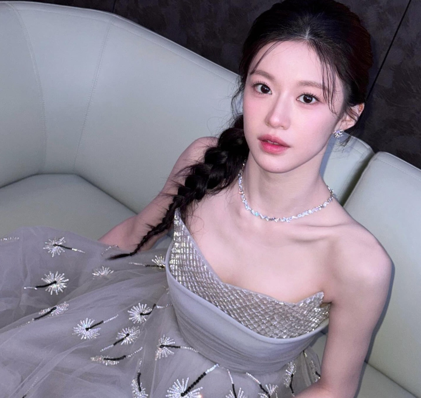 Mỹ nhân mặt đẹp tỷ lệ kim cương hot nhất hiện nay: Nàng thơ của loạt ca sĩ, khoe giọng gây bất ngờ- Ảnh 7. Mỹ nhân mặt đẹp tỷ lệ kim cương hot nhất hiện nay: Nàng thơ của loạt ca sĩ, khoe giọng gây bất ngờ- Ảnh 7.