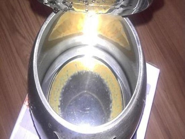 10 năm dùng ấm siêu tốc chưa bao giờ thấy cảnh tượng này, phúc 7 đời phát hiện ra sớm- Ảnh 1.