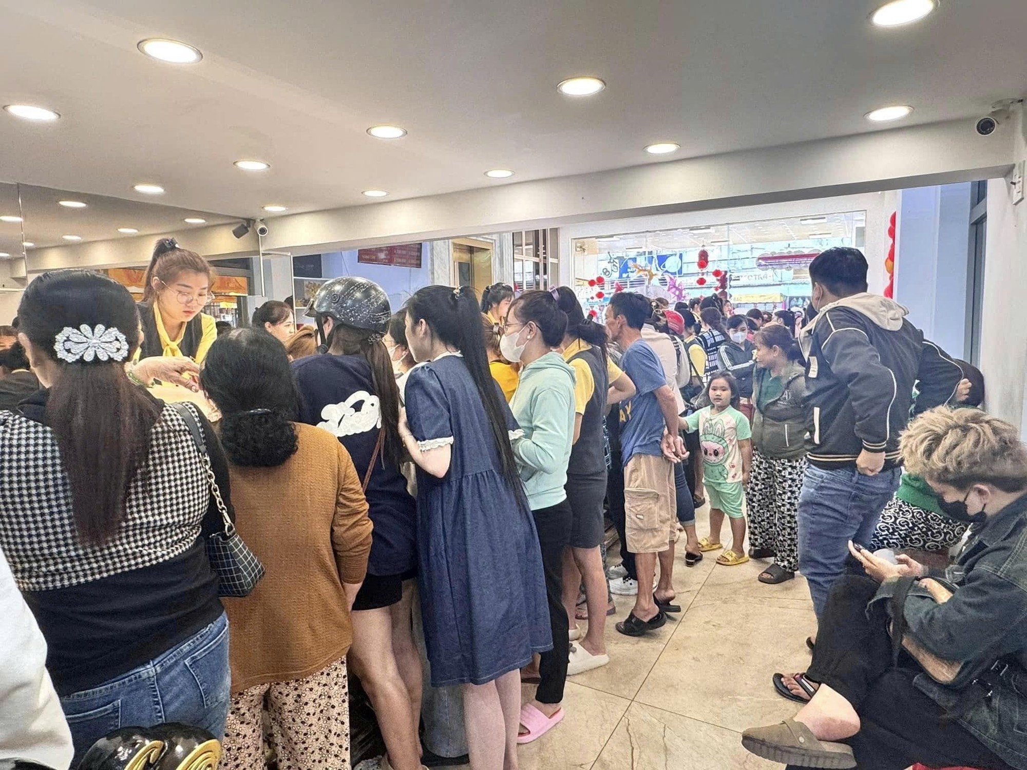 Tiệm trang sức Đồng Tháp nổi tiếng với hoạt động cộng đồng - Ảnh 3.