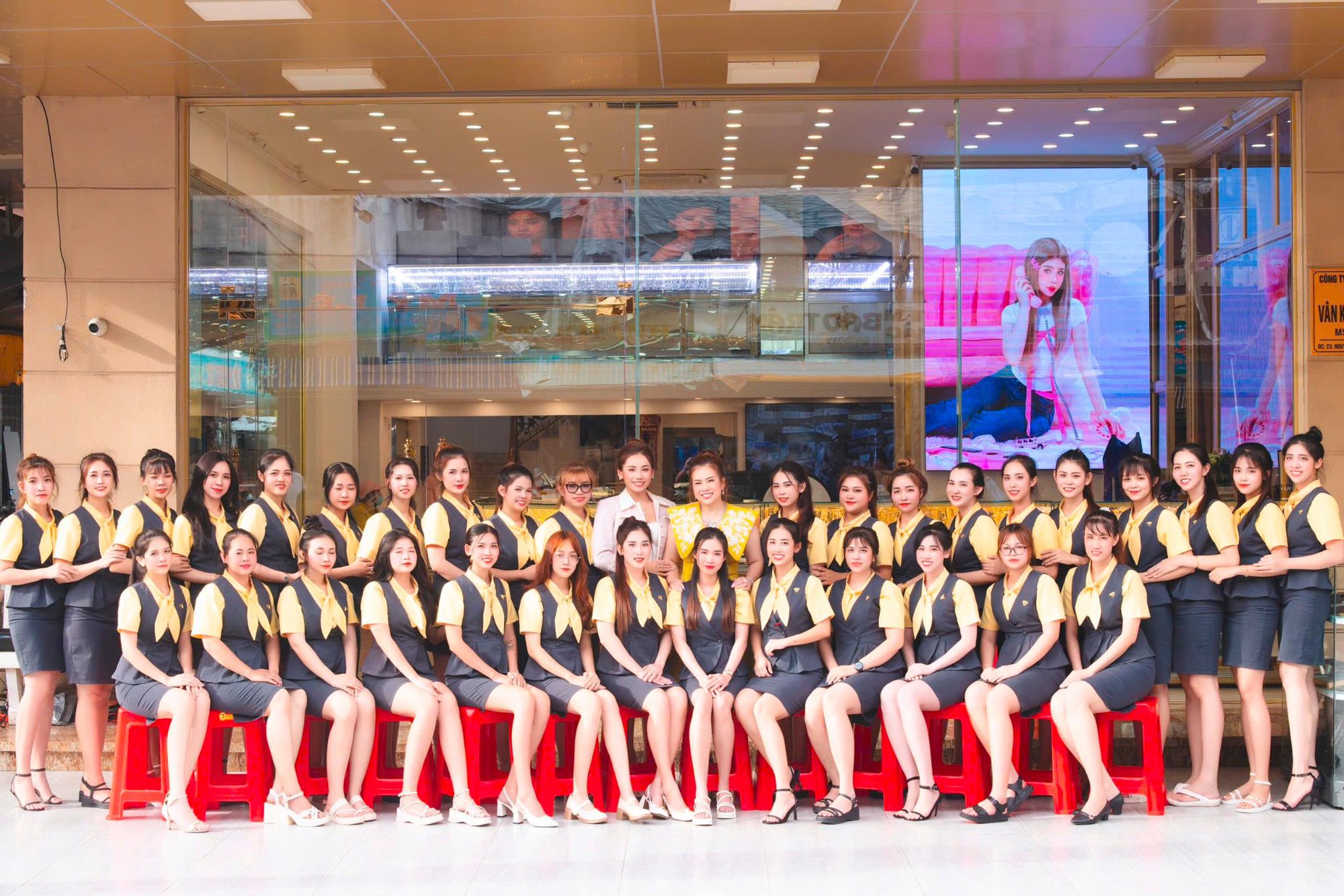 Tiệm trang sức Đồng Tháp nổi tiếng với hoạt động cộng đồng - Ảnh 4.