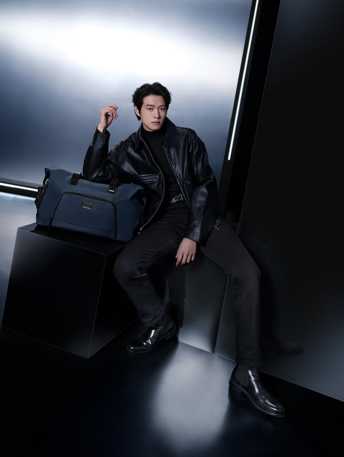 “Tổng tài hàng real” của showbiz lại gây sốt- Ảnh 3. “Tổng tài hàng real” của showbiz lại gây sốt- Ảnh 3.