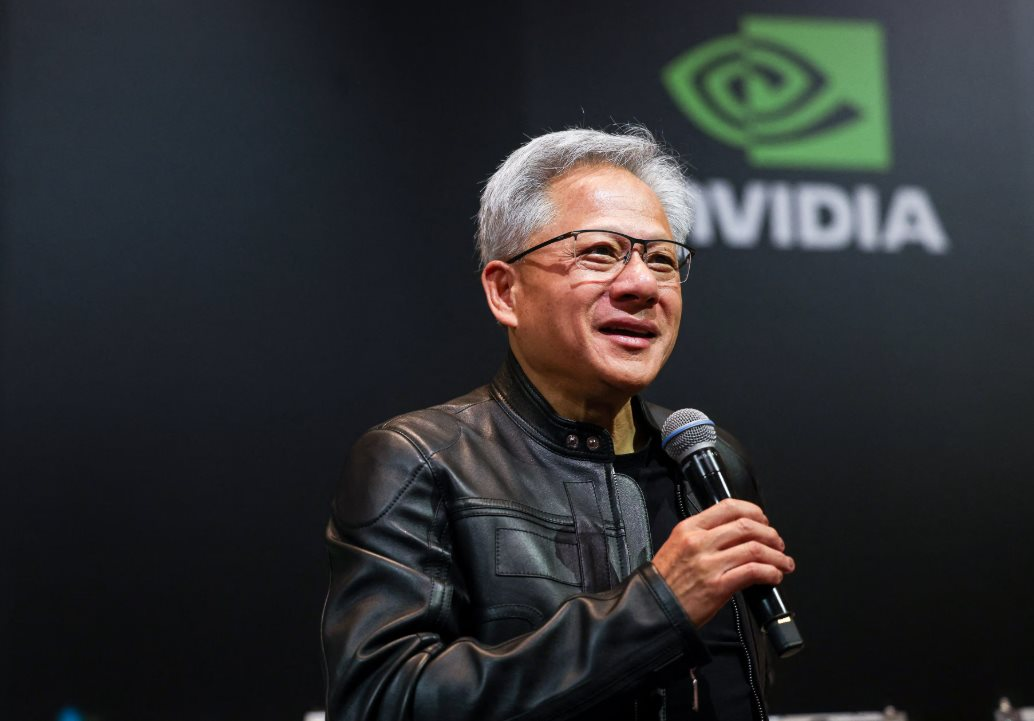 Hàng trăm nghìn coder bị sa thải, CEO Jensen Huang khuyên: Gen Z và Gen Alpha đừng học code, hãy học cách giải quyết vấn đề!- Ảnh 4.