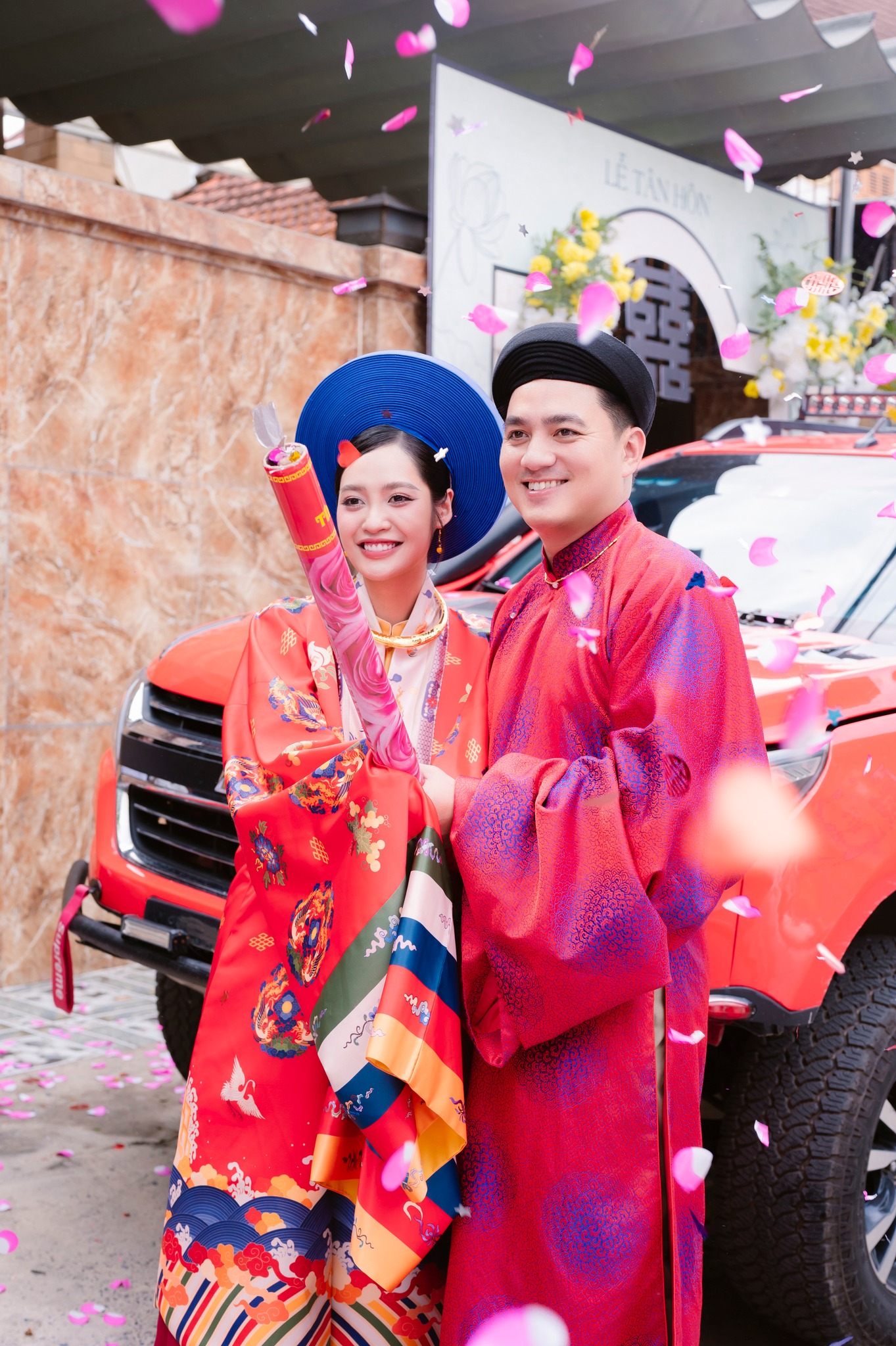 Hoa hậu Việt và chồng Phó giám đốc hơn 8 tuổi chào đón con đầu lòng - Ảnh 4.