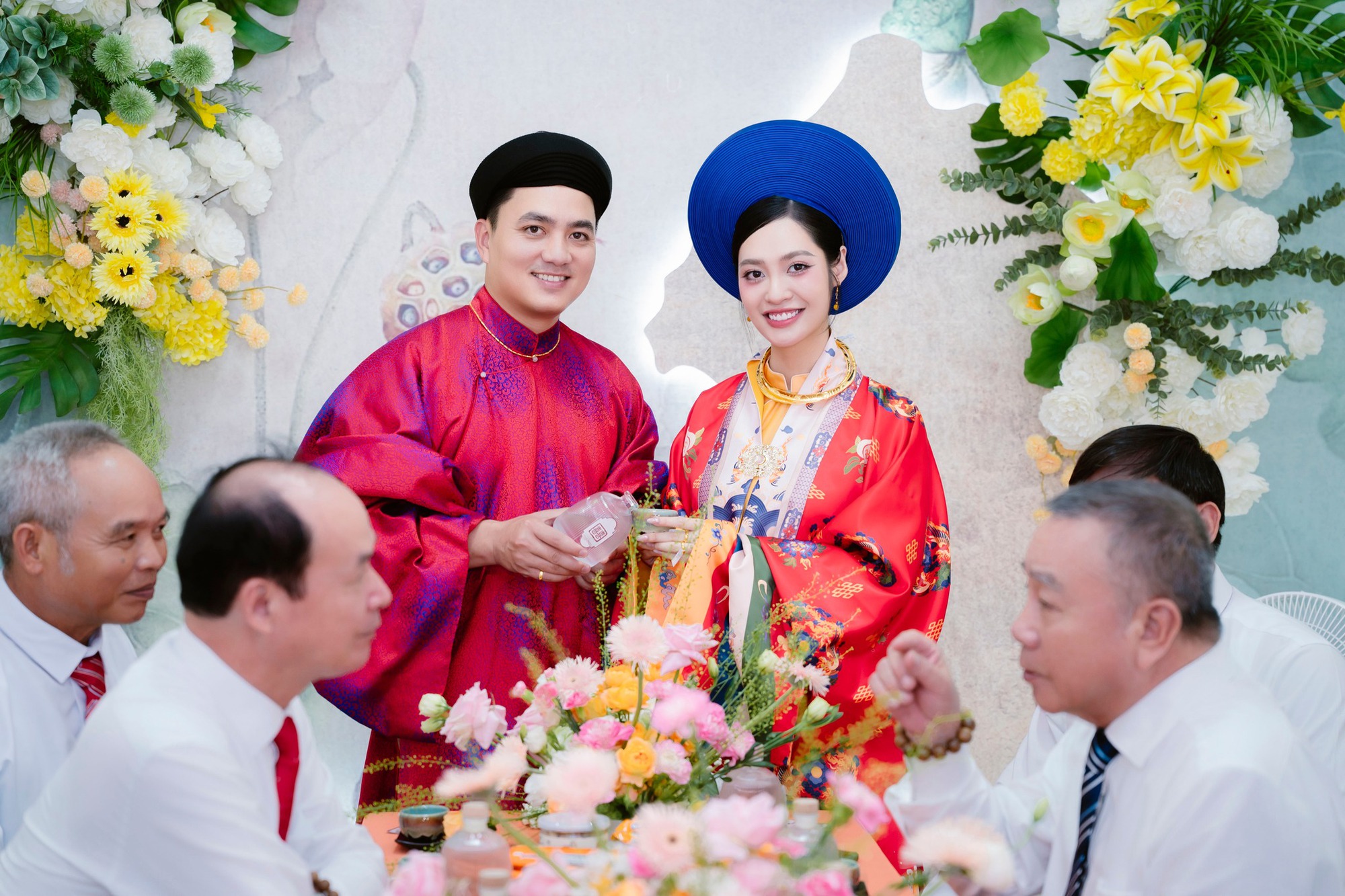 Hoa hậu Việt và chồng Phó giám đốc hơn 8 tuổi chào đón con đầu lòng - Ảnh 5.