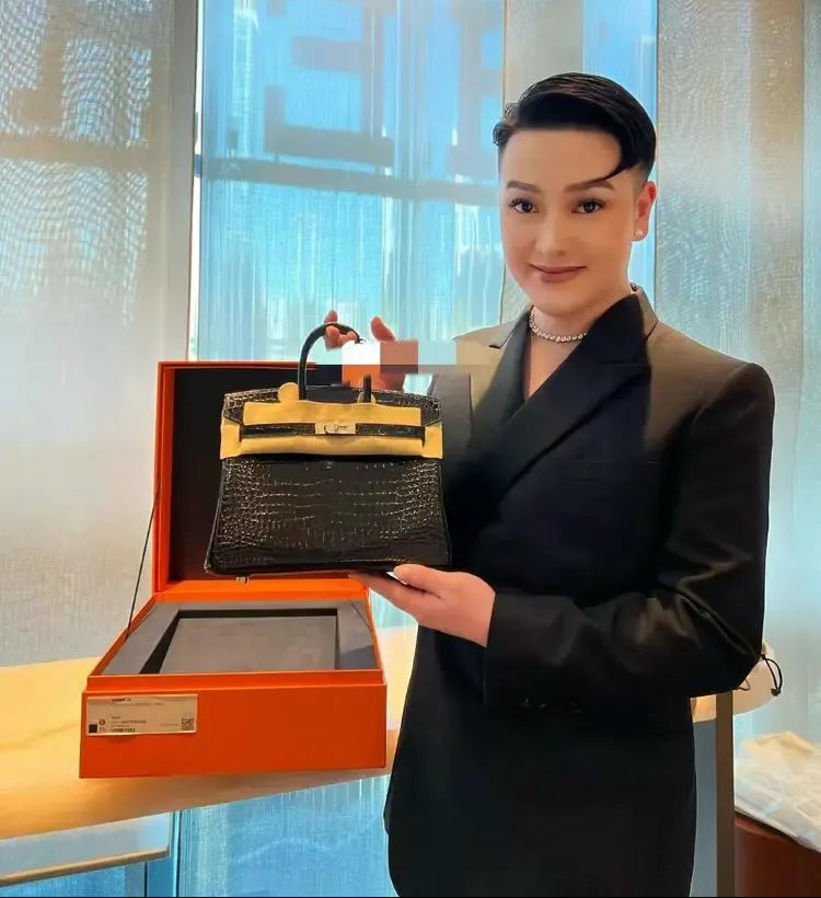 Phát hiện 1 KOL 3 triệu fans hay khoe túi hiệu "biến mất": Hóa ra đã trốn thuế hơn 28 tỷ đồng, bị "cấm vĩnh viễn"- Ảnh 3.