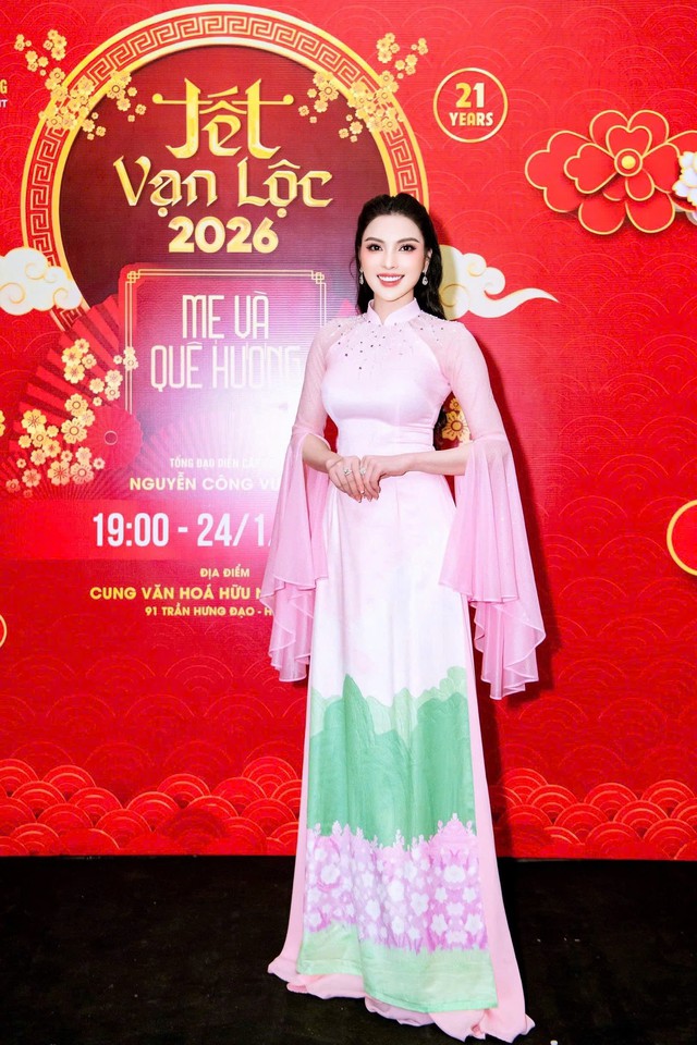 Kim Huyền Sâm đóng hài Tết còn song ca cùng 1 nam NSƯT, không ngại khen đàn anh "tuyệt vời"- Ảnh 1.