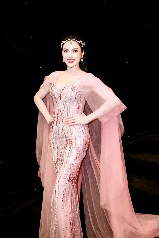 Kim Huyền Sâm đóng hài Tết còn song ca cùng 1 nam NSƯT, không ngại khen đàn anh "tuyệt vời"- Ảnh 5.